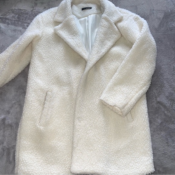 Zaful faux fur fuzzy coat - Picture 1 of 12
